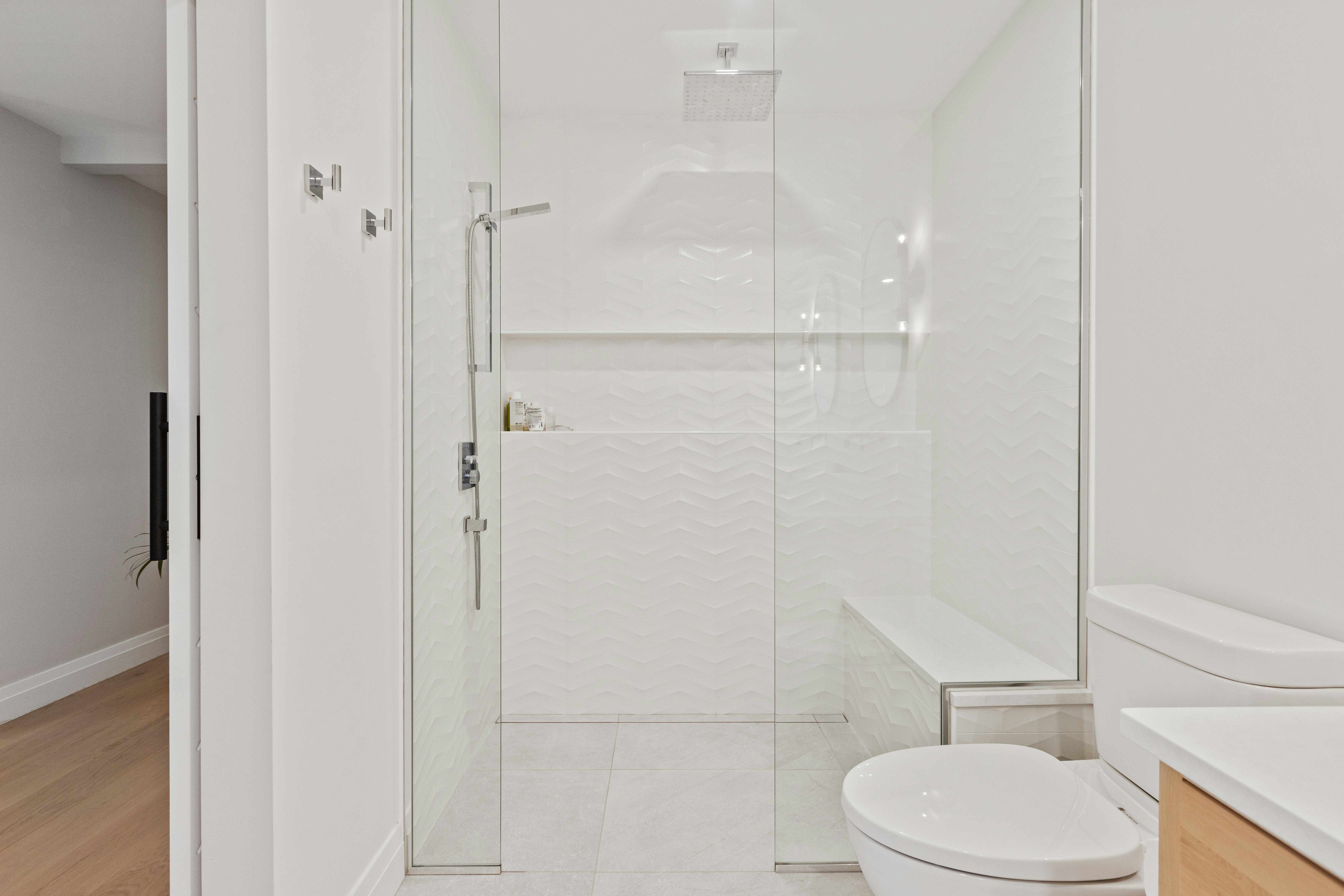 Montaje de cancelería residencial con diseño personalizado y materiales de alta calidad